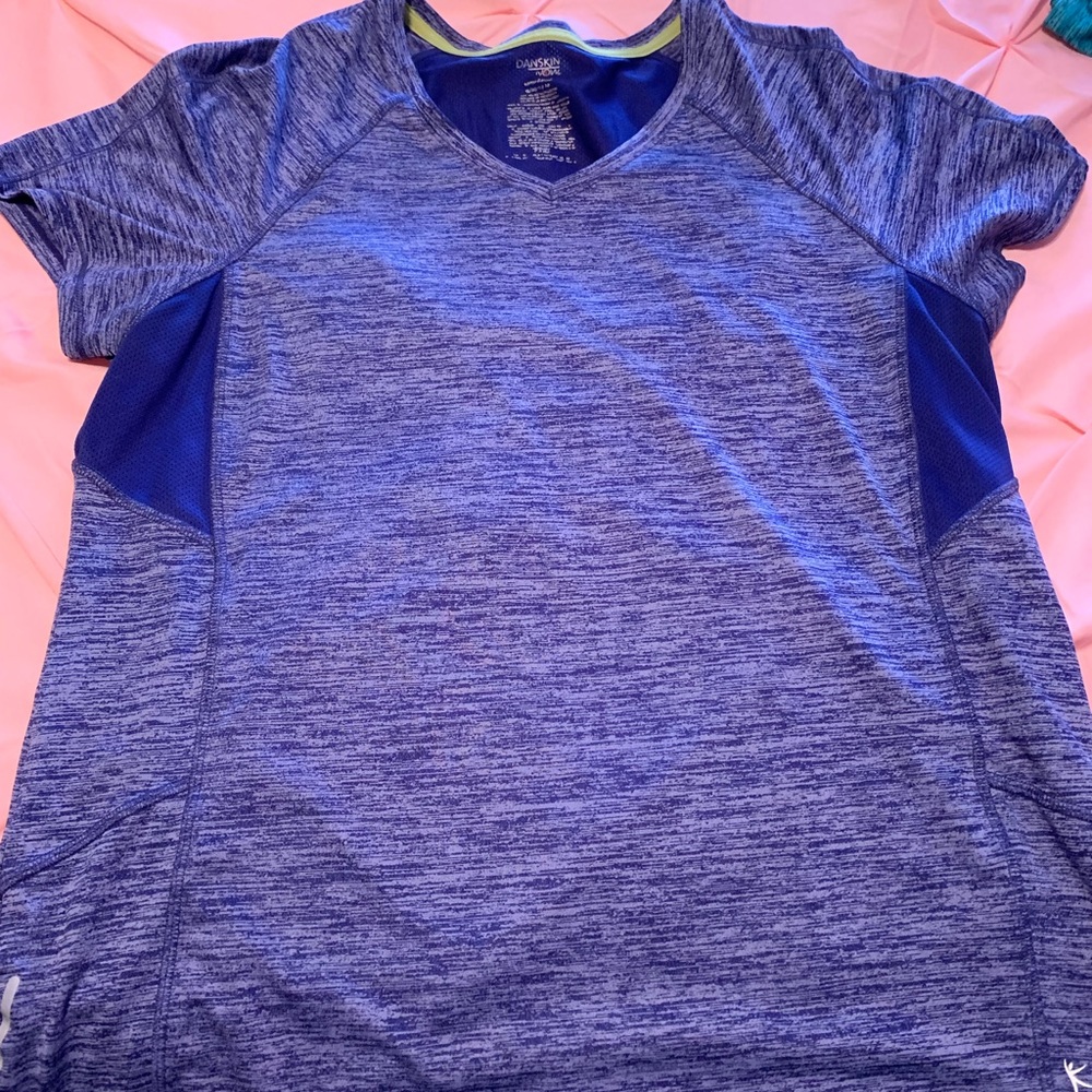 Danskin Now semi fitted shirt.